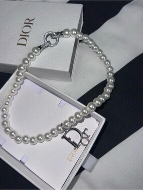 Silver Dior Charm pearl choker necklace